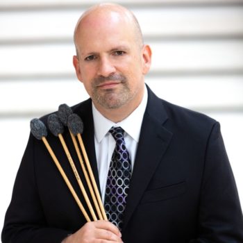 Dan Florio, director asociado de percusión de la Sinfonía de Dallas.