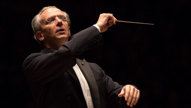 Fabio Luisi Conducts
