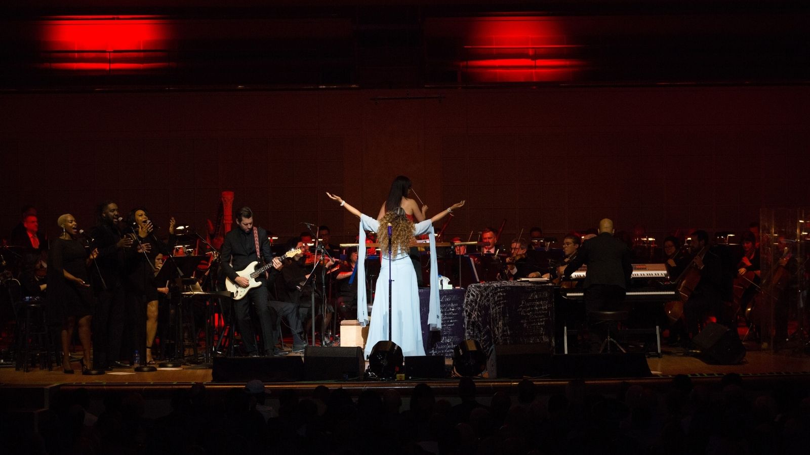 Foto de Jennifer Hudson actuando en el Meyerson