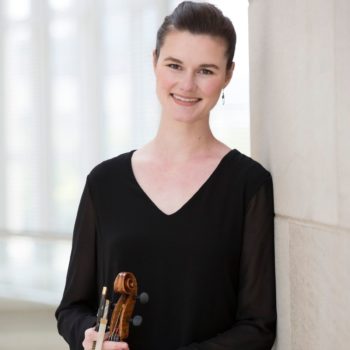 Sarah Kienle, Directora Asociada de la Sinfónica de Viola de Dallas.