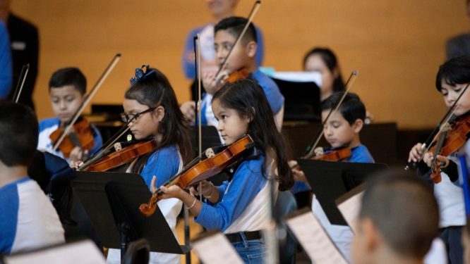La actuación del lobby de jóvenes cuerdas de la DSO