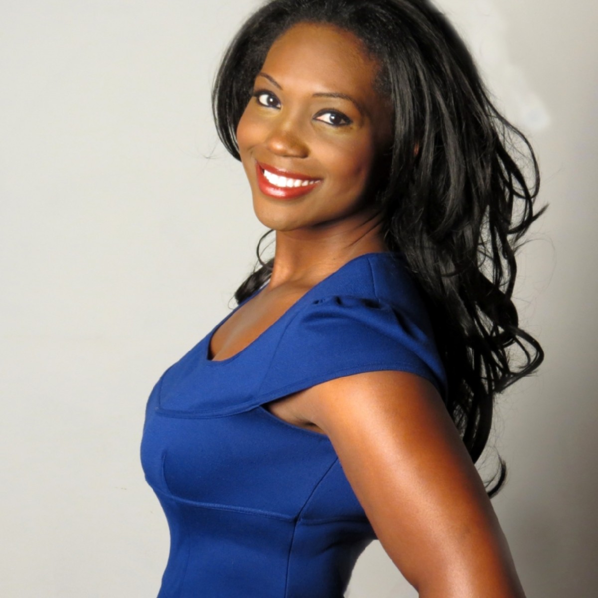 Актриса блу энджел. Блю энджела. Темнокожая оперная певица. Блу возраст. Эджл.