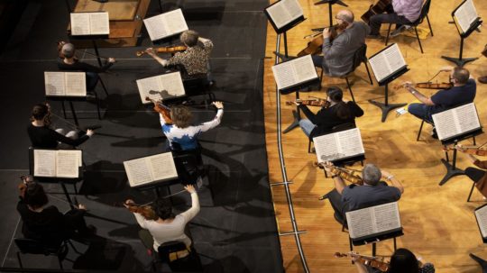 La DSO y los miembros de la Orquesta del MET